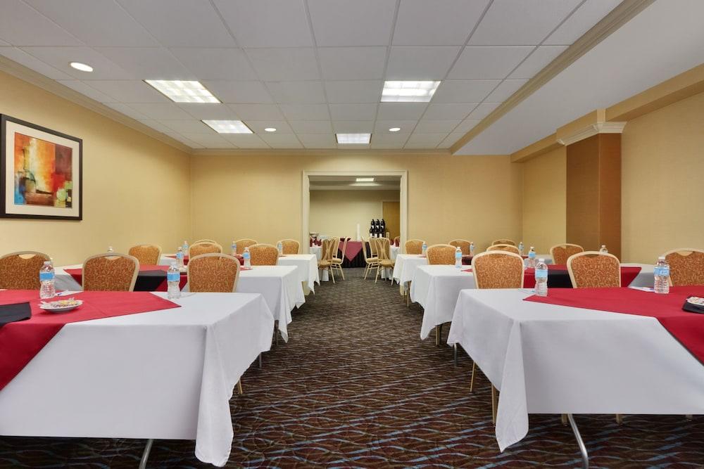 Comfort Inn & Suites Glen Mills - West Chester Buitenkant foto