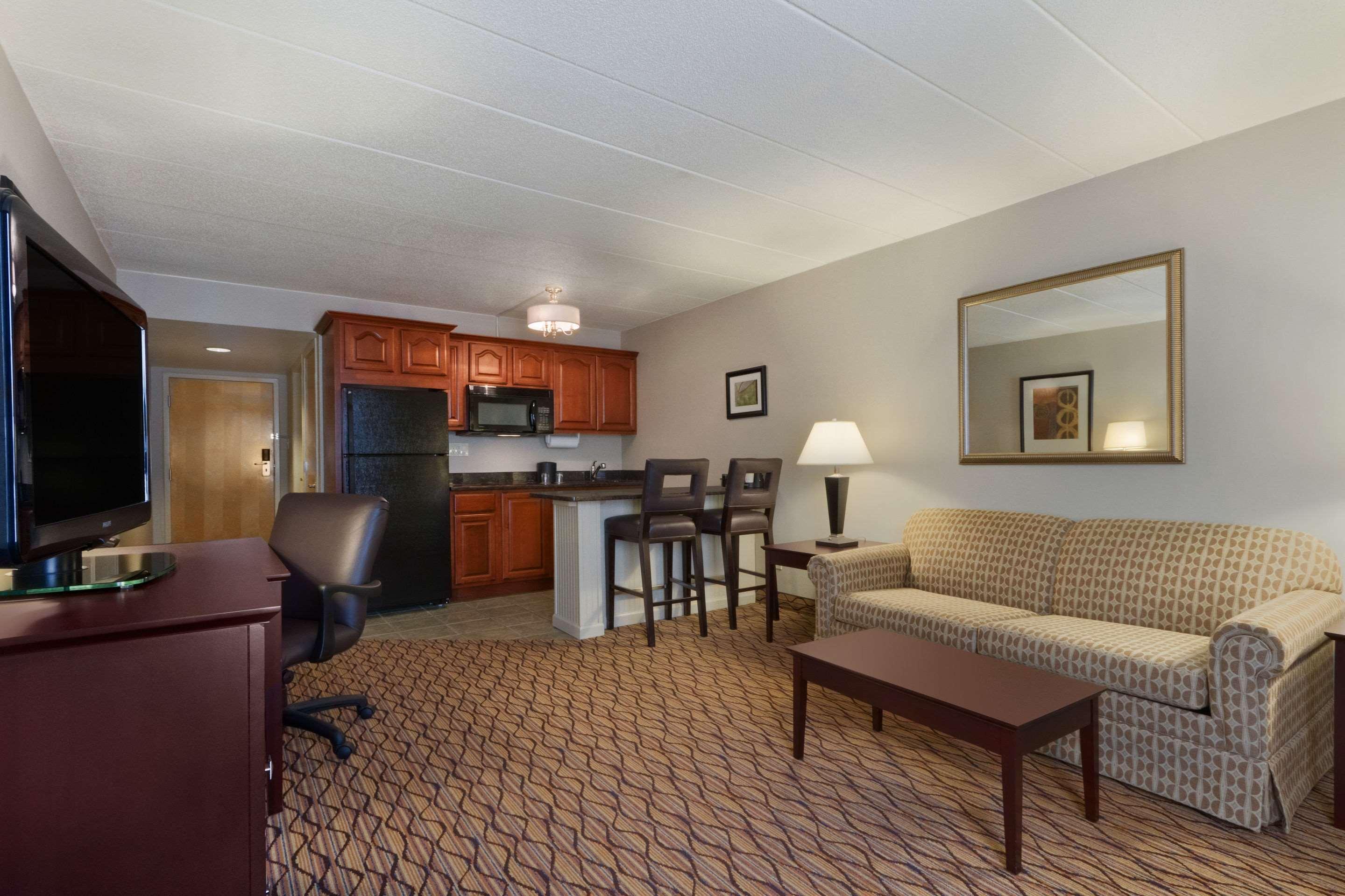 Comfort Inn & Suites Glen Mills - West Chester Buitenkant foto