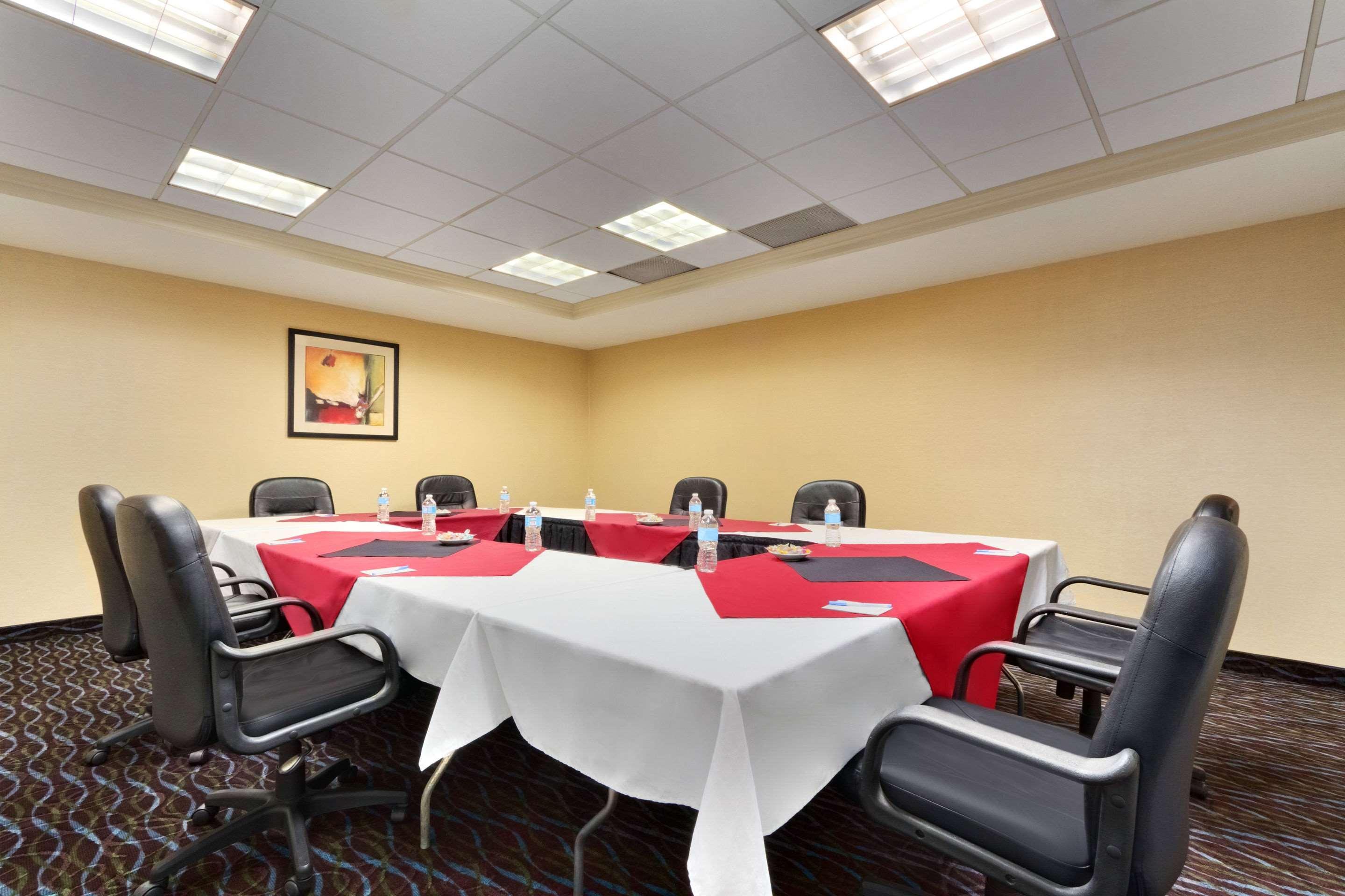 Comfort Inn & Suites Glen Mills - West Chester Buitenkant foto