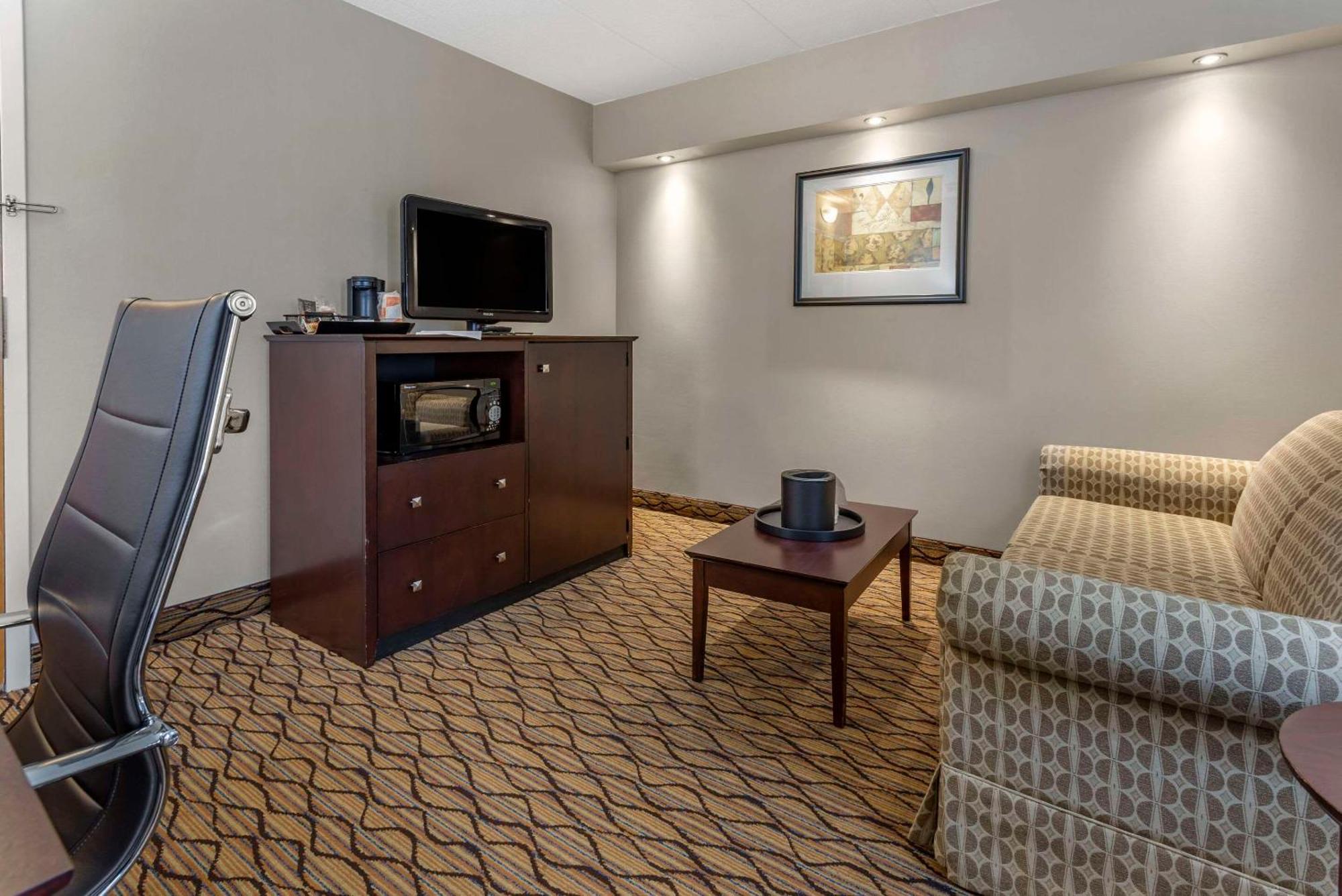 Comfort Inn & Suites Glen Mills - West Chester Buitenkant foto